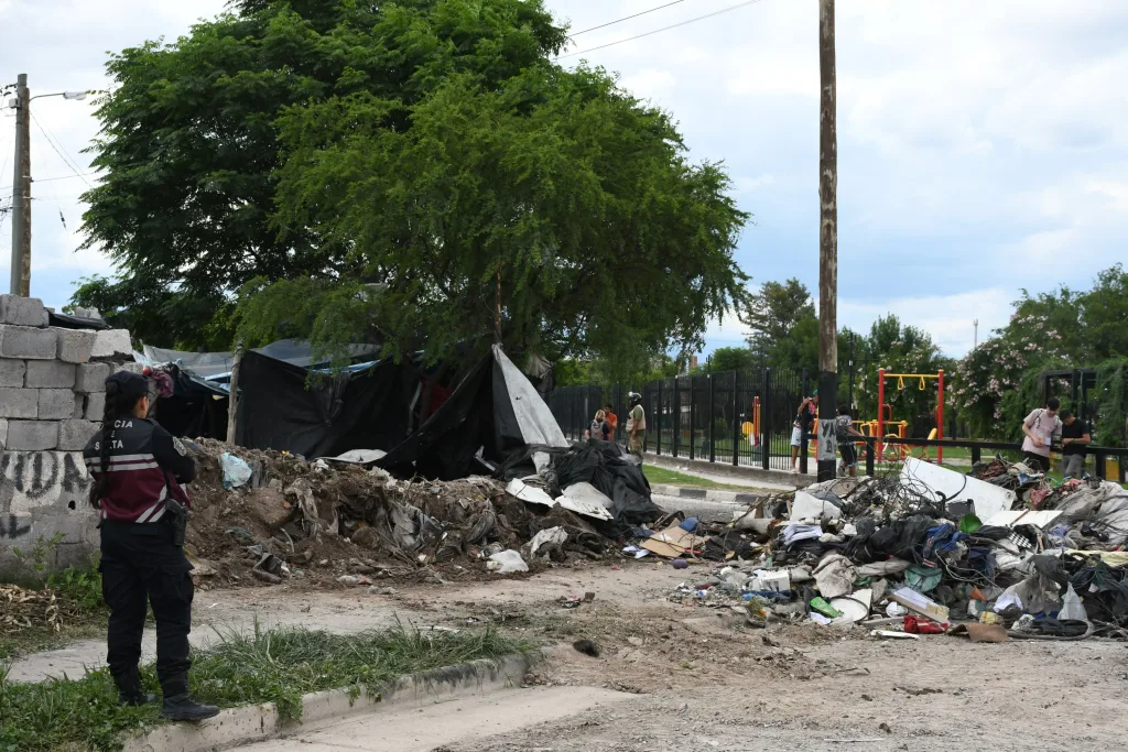 La casa que incomodaba al barrio: operativo municipal puso fin a una situaci�n insalubre en Fraternidad