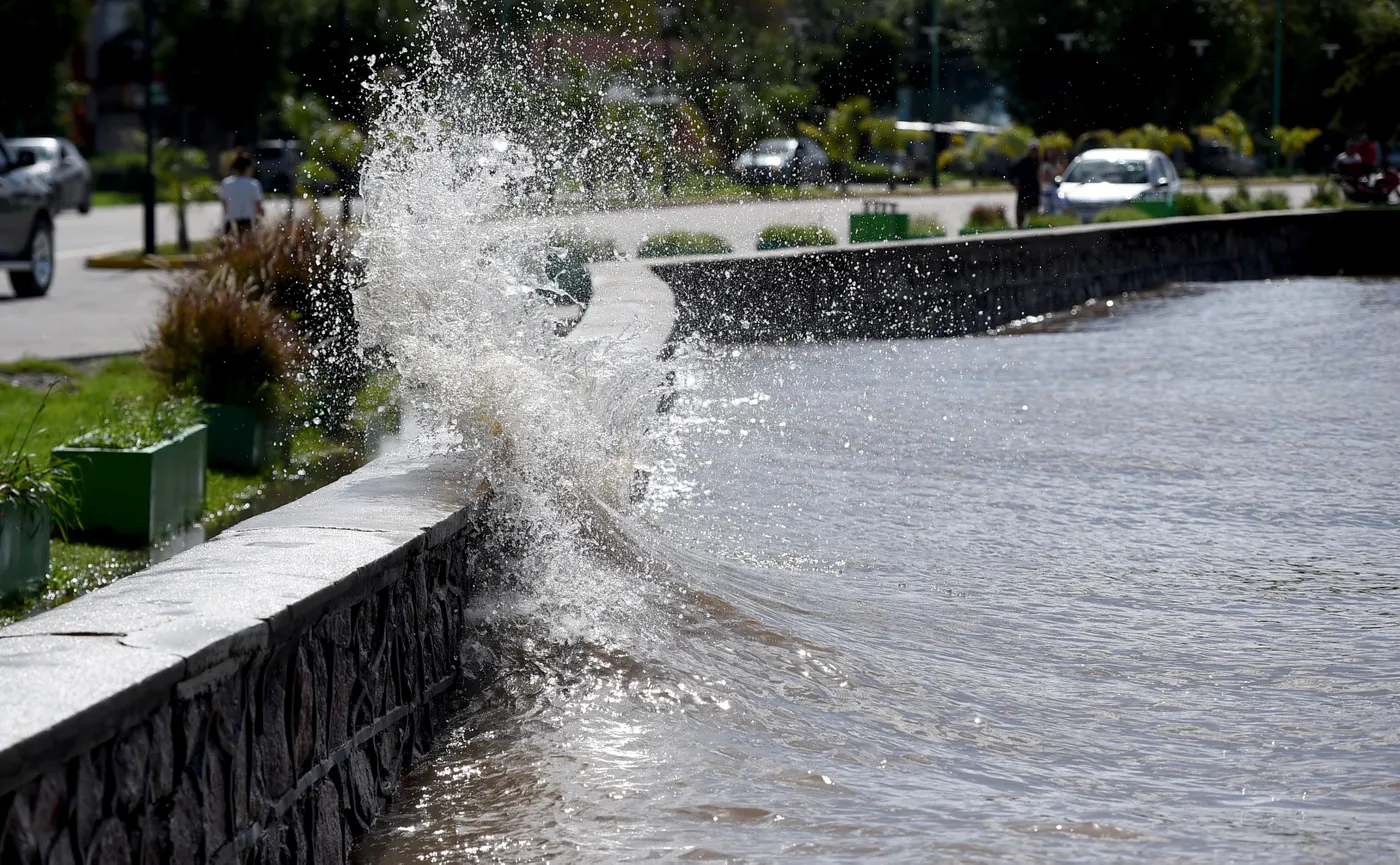 Ambientalistas denuncian que ABSA arroja residuos sin tratar al R�o de la Plata