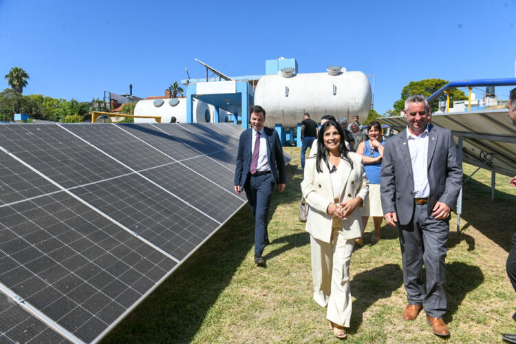 Aluani acompa�� la inauguraci�n del primer parque de energ�a solar fotovoltaica en Col�n