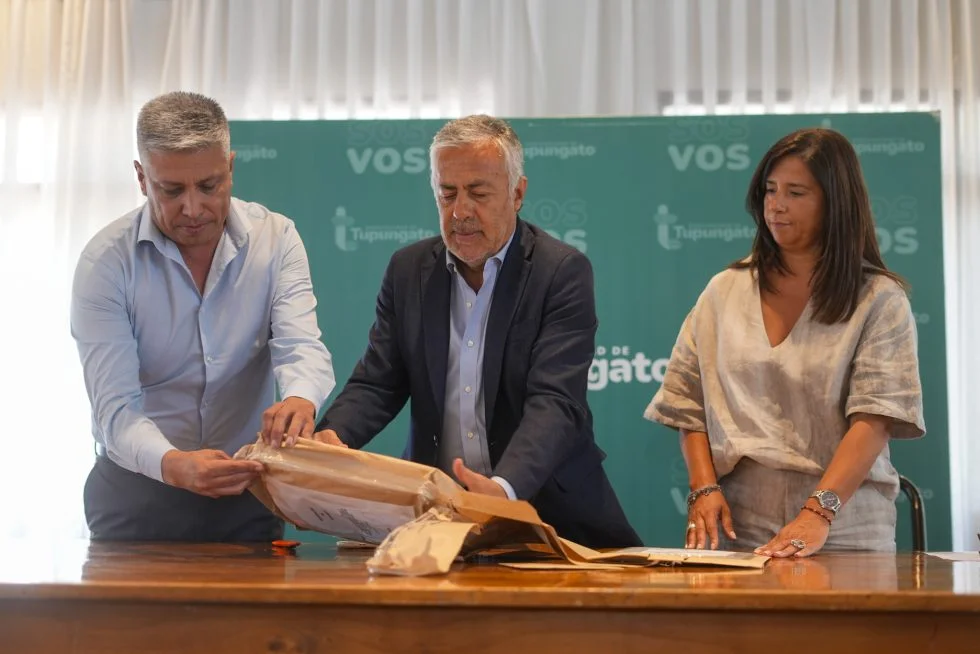 Cornejo impulsa el Acueducto Oeste de Tupungato: nueve empresas compiten por la obra