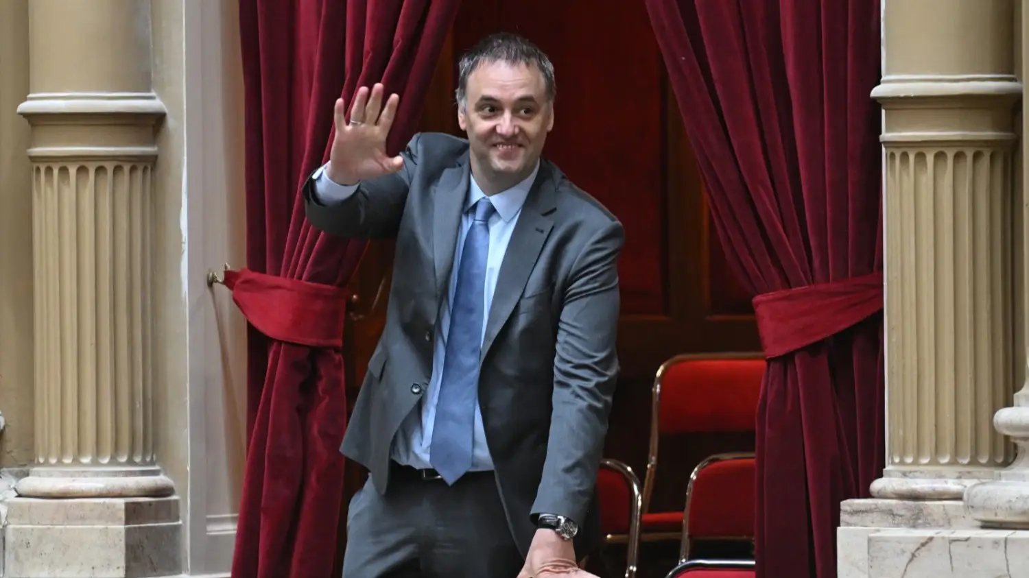 Un funcionario clave del gobierno de Milei asumir� en YPF