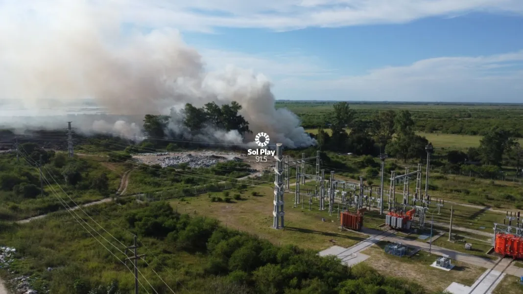 Tras las reiteradas quemas de residuos, piden erradicar el basural de Rinc�n: �Ese humo es tremendamente nocivo�