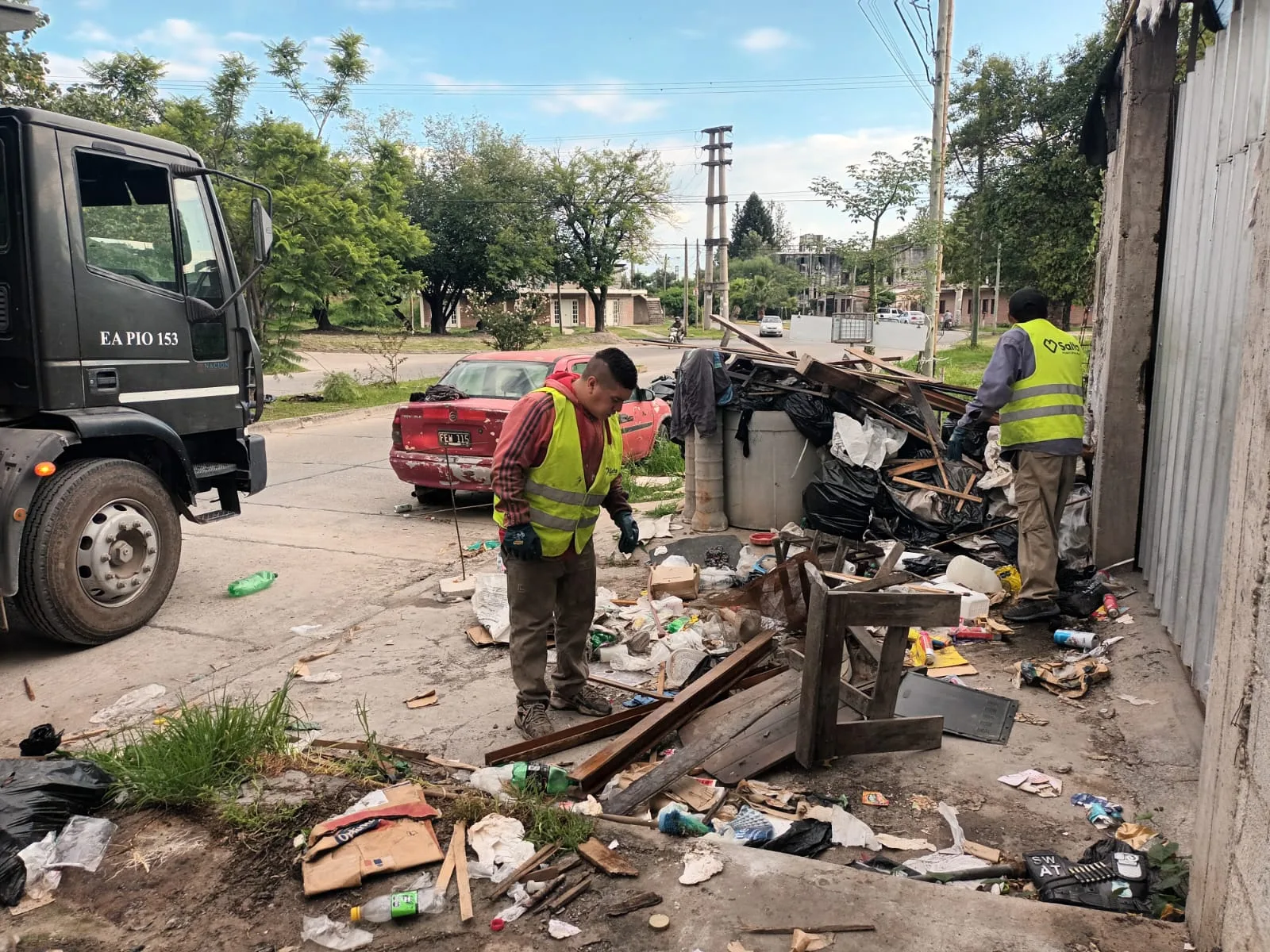 Erradicaron un basural que afectaba a vecinos del barrio Don Emilio � Noticias