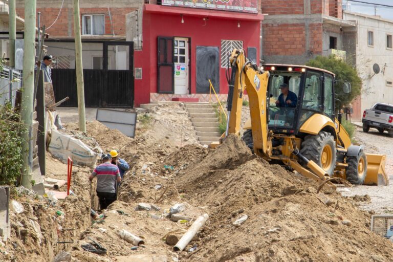 Avanza a buen ritmo la obra de gas en barrio Abel Amaya