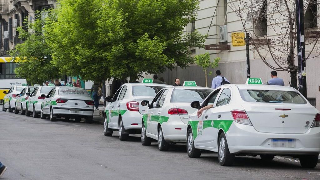 La Plata: due�os de taxis vuelven a exigir ajuste tarifario ante el Concejo Deliberante