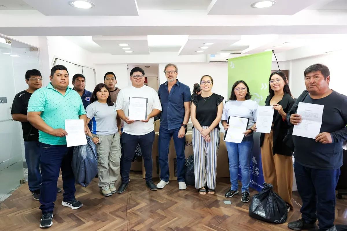 Carnaval. GIRSU JUJUY S.E. entreg� kits a 17 municipios de Jujuy para residuos del Carnaval