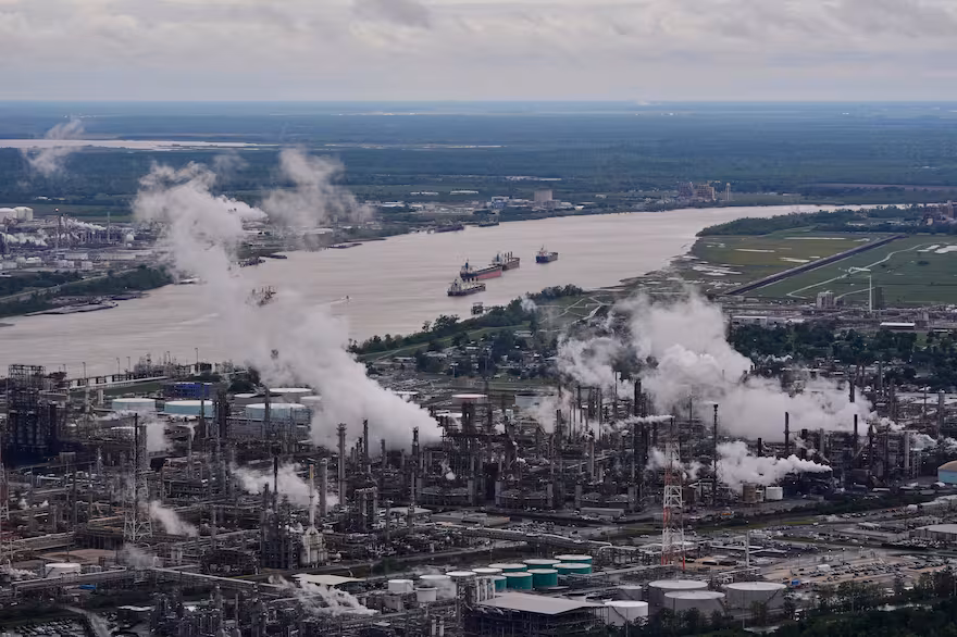 Trump pone fin a una norma clave de la era Obama que limitaba la emisi�n de gases de efecto invernadero