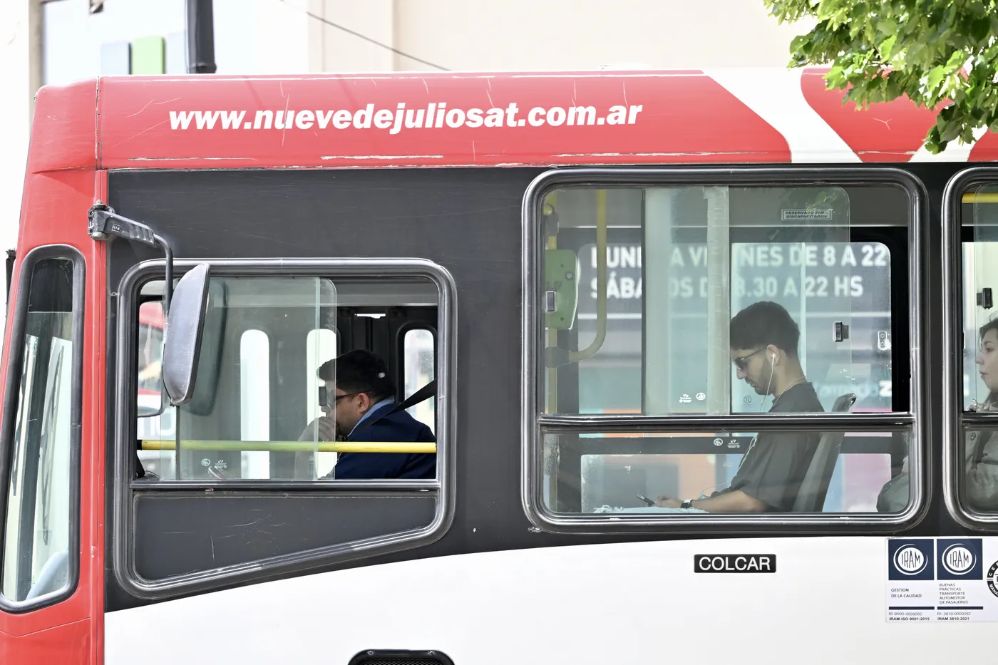 Ya rige el aumento del boleto de los micros en La Plata y el m�nimo cuesta m�s de $900