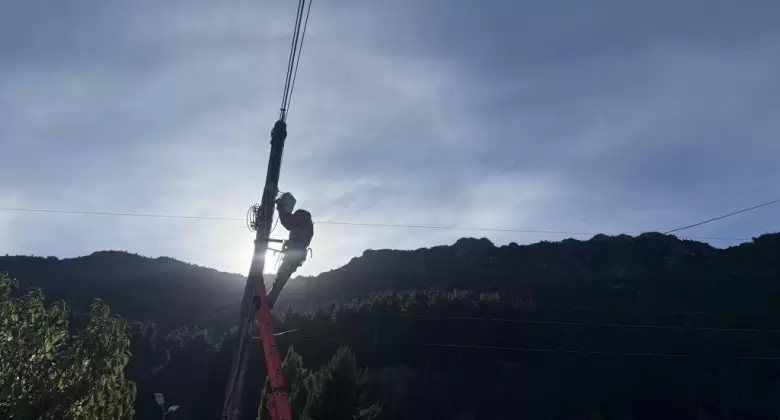 Coopetel inici� el despliegue de fibra �ptica en Lago Puelo y garantiz� la conectividad del Festival del Bosque