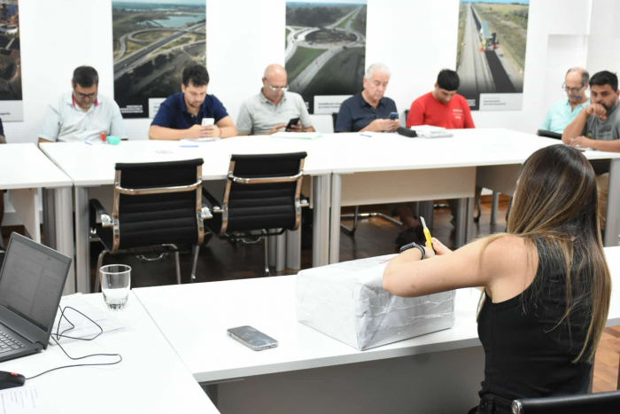 La Provincia licit� obras de saneamiento hidr�ulico para San Miguel