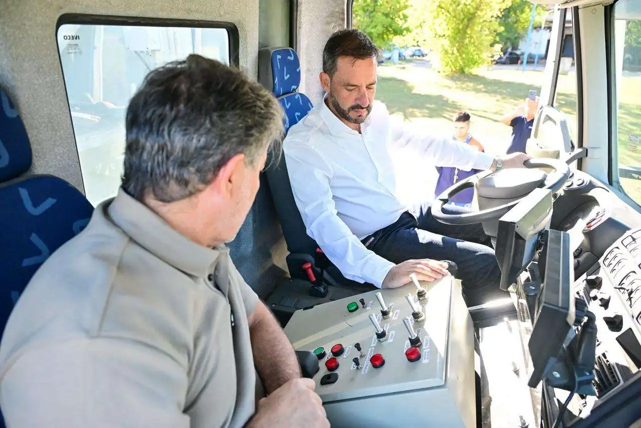 Con m�s camiones, Escobar extiende la recolecci�n de residuos a seis d�as en todo el distrito