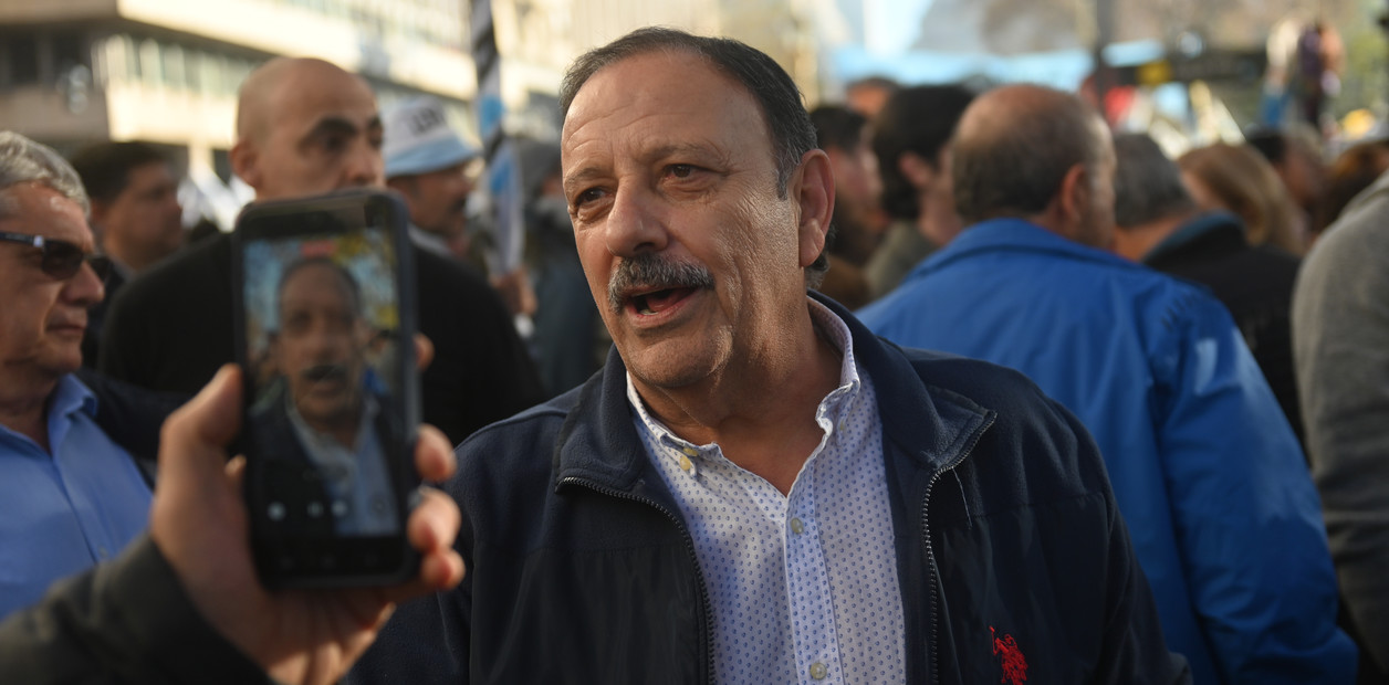 Un grupo de bonistas reclama en EE.UU. embargar el banco p�blico de una provincia y un parque e�lico para cobrar deuda