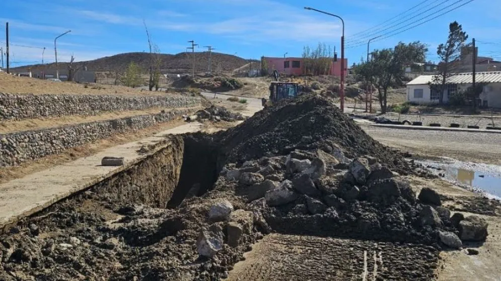 SPSE repar� ca�er�as y v�lvulas en el sistema de distribuci�n de Caleta Olivia