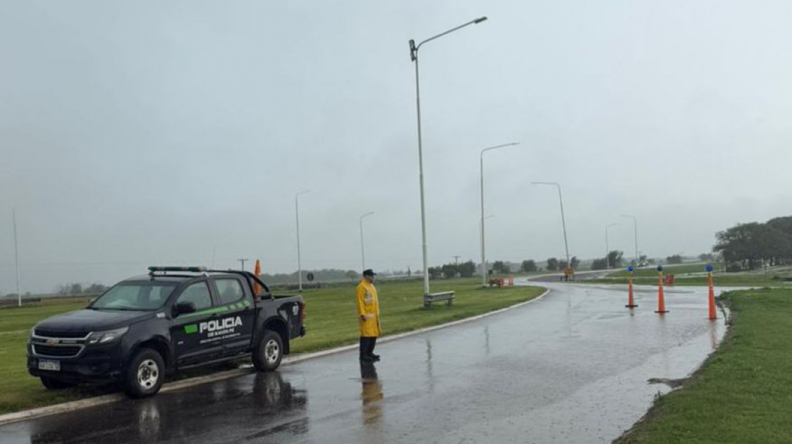 Desv�os obligatorios en la RN 34 por el colapso de una alcantarilla en Lehmann