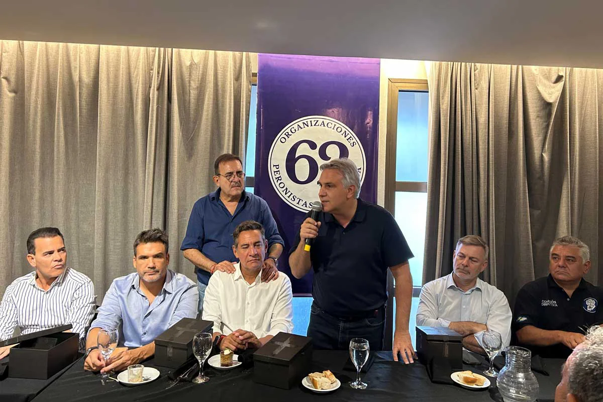 En conflicto con los estatales, Llaryora recalibra la pata gremial del PJ