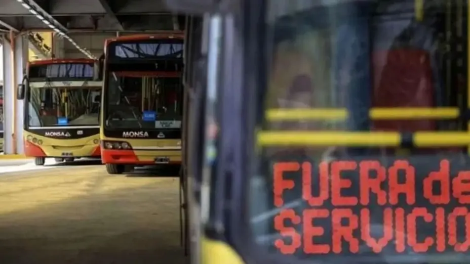 Alerta en el transporte: el mayor grupo de colectivos advierte que no puede pagar sueldos