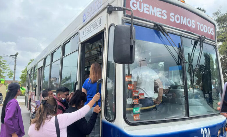 Gemes recibi un colectivo de parte de SAETA para su nuevo sistema de transporte