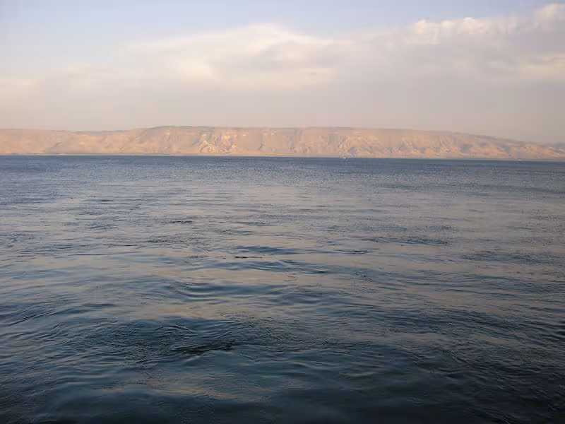 Crean un r�o artificial de 130 kil�metros: no figura en los mapas oficiales, pero mueve millones de litros del recurso m�s valioso hacia este pa�s