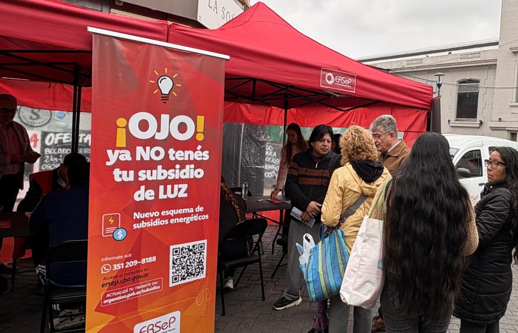 ERSeP brinda asistencia en plazas y CPC para gestionar subsidios de luz
