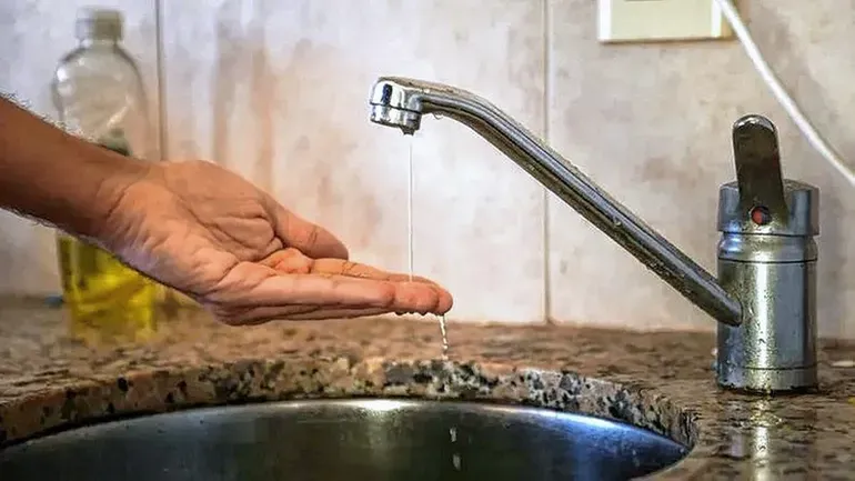 Corte de agua en cuatro barrios de zona norte por una falla el�ctrica