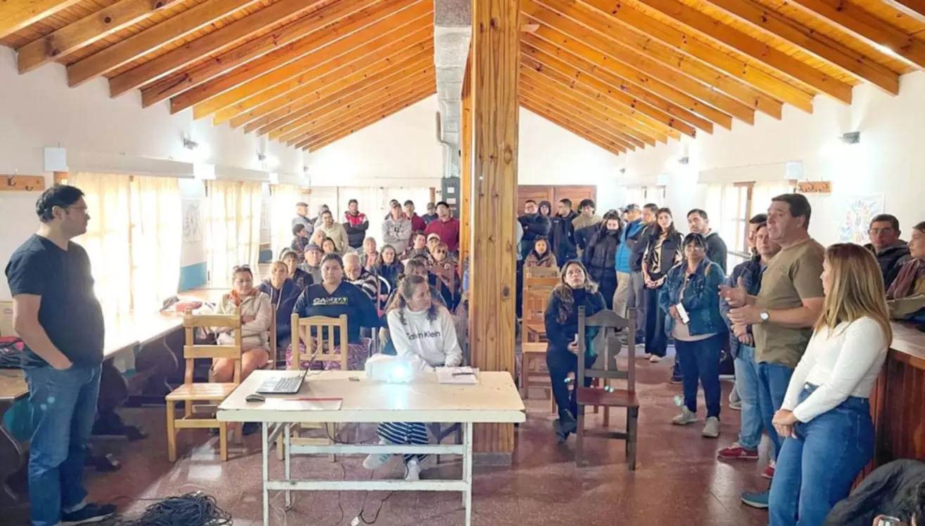 El Municipio present� el proyecto de obra de gas en el Area 19 y analiz� alternativas junto a vecinos