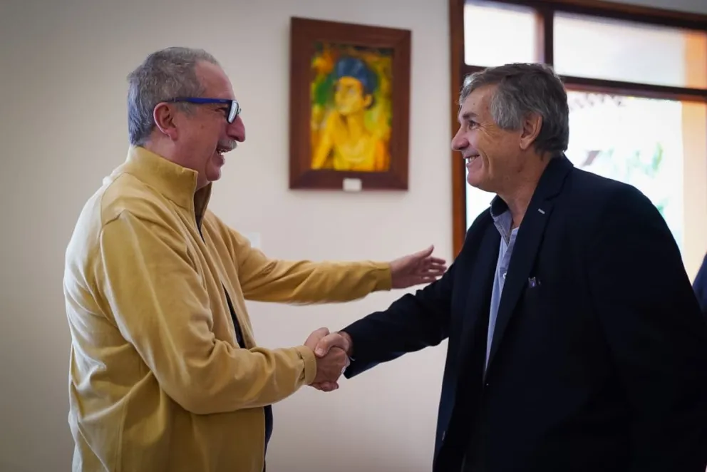 Passalacqua y el titular de la EBY acordaron agenda ambiental y trabajo con municipios