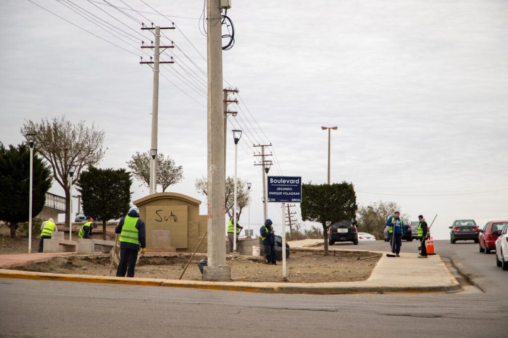Basurales en Comodoro: Limpian la Av. Rivadavia y piden mayor compromiso vecinal