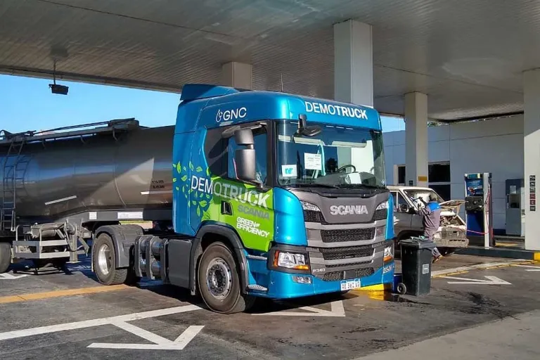 Avanzan con el primer corredor de estaciones de GNC para camiones en las rutas a Vaca Muerta