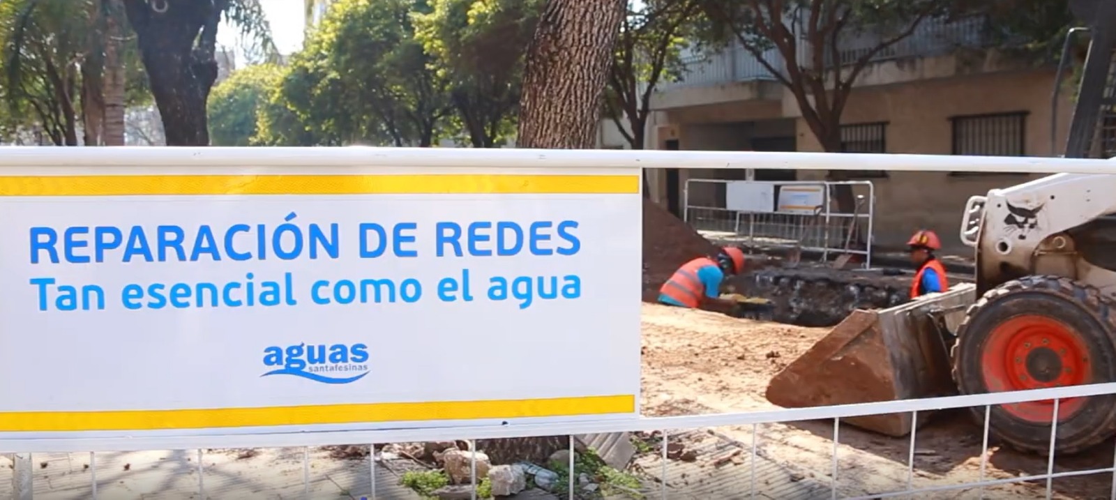 Rotura de ca�er�a afecta el servicio de agua en dos barrios de la ciudad