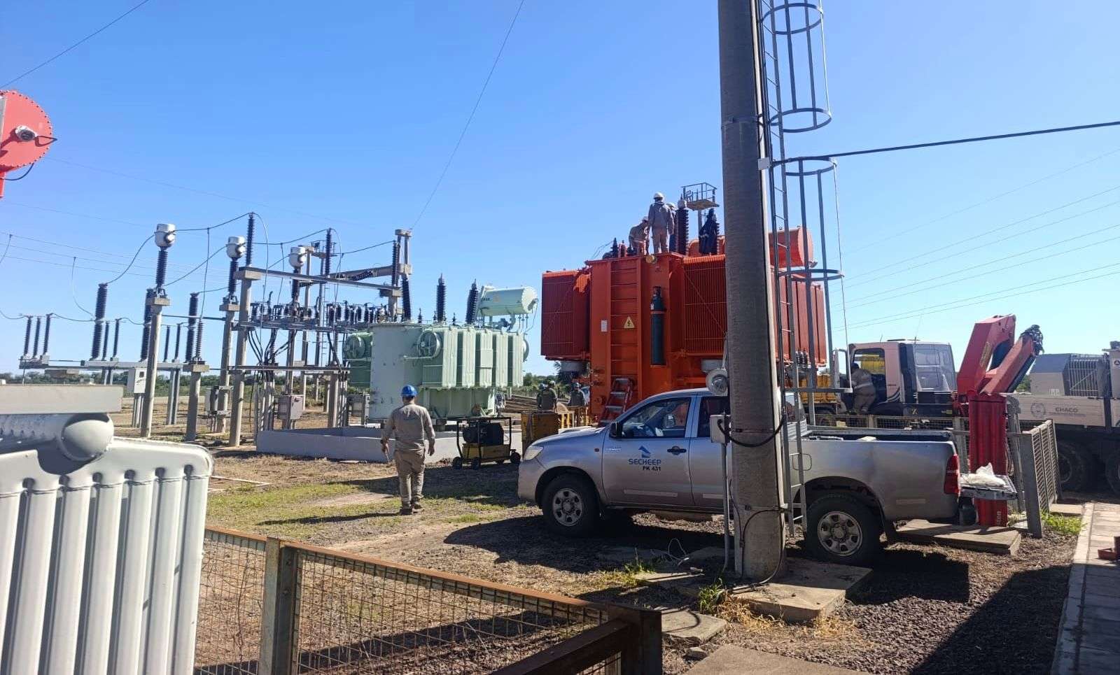 Secheep fortalece el servicio en Castelli con nuevo transformador