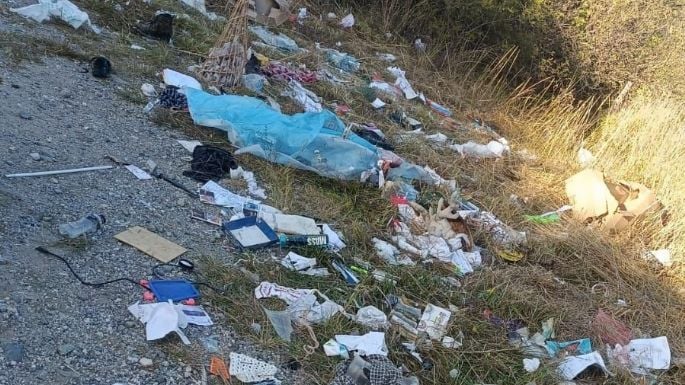 Arrojan basura en banquinas y accesos de Carlos Paz