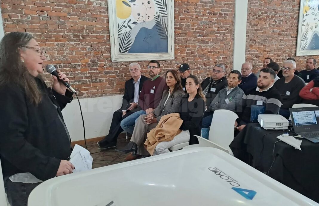 La Cooperativa de agua potable organiz� una jornada sobre modernizaci�n sustentable