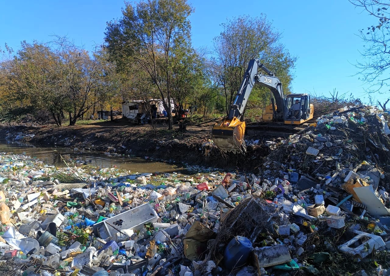 La Municipalidad de Escobar retir� m�s de 200 toneladas de residuos del Arroyo Pinazo