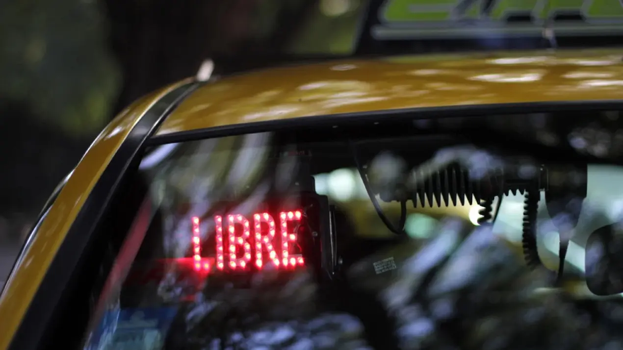 Taxistas destacan hist�rico triunfo: Gobierno porte�o debe regular las aplicaciones del transporte