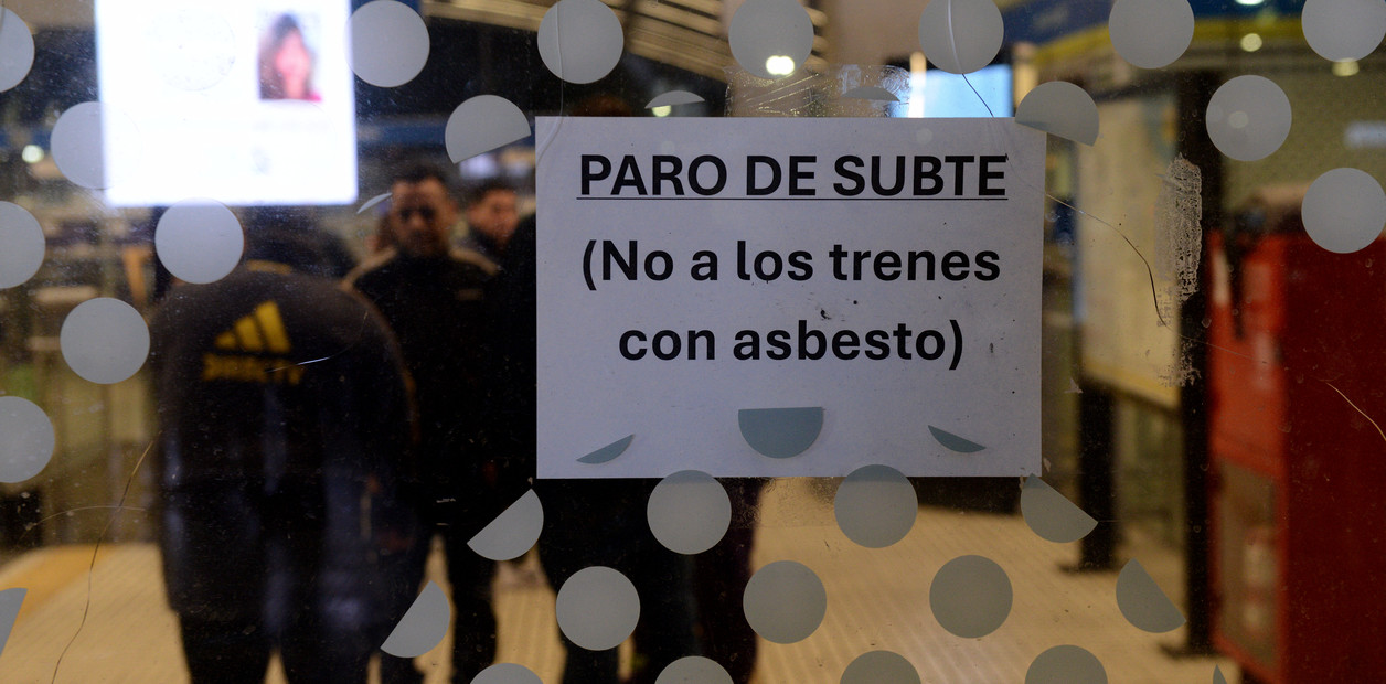 Luego de la sorpresa y el fastidio de los pasajeros, levantaron el paro de la l�nea C del subte