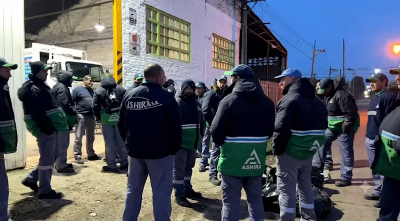 Sigue el paro de recolectores en San Pedro y crece la preocupaci�n por la acumulaci�n de residuos