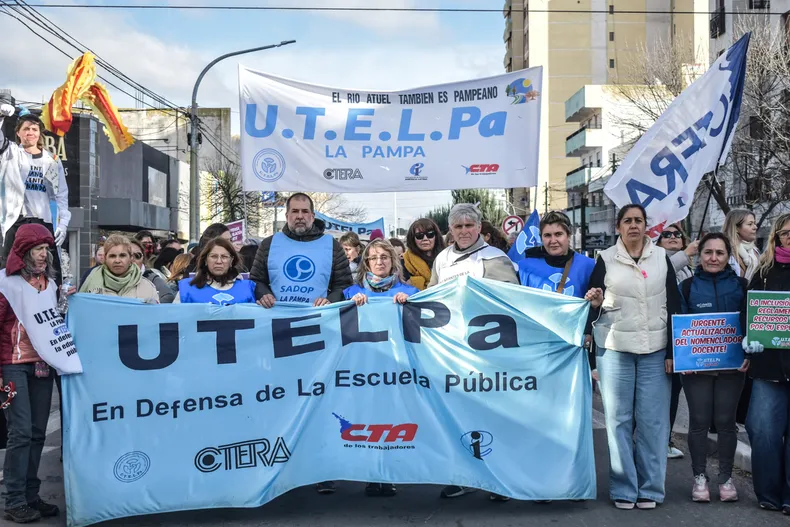 La Pampa: el gremio docente se le plant a Sergio Ziliotto, bajo presin de las bases y de la oposicin