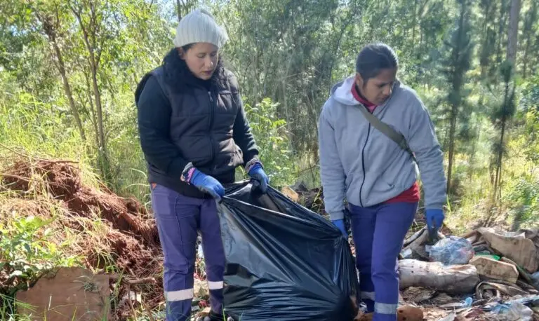 El Municipio retir� m�s de 250 kilos de residuos de un microbasural en barrio Punta Alta