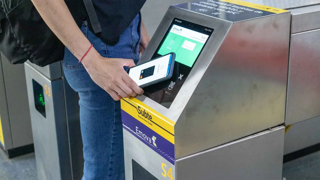 Desde hoy es ms caro viajar en subte: a cunto aument y cmo hacer para pagar menos