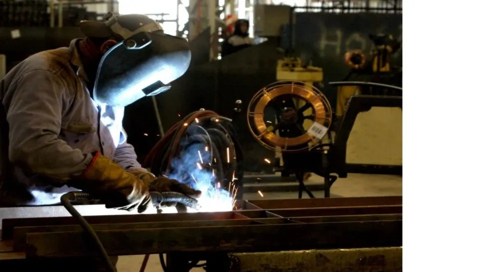 Gremios industriales bajo presin del modelo libertario e impacto en el empleo