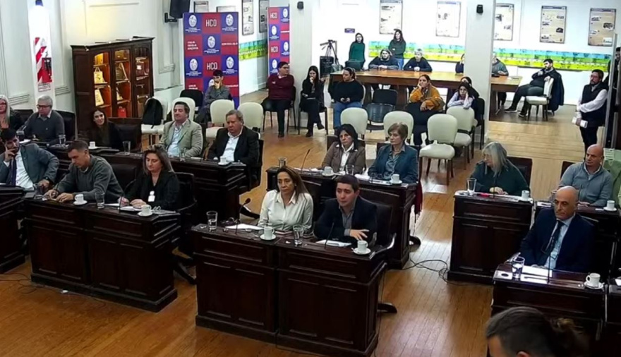El Concejo Deliberante aprob� un nuevo aumento del boleto: viajar en colectivo costar� $1.900