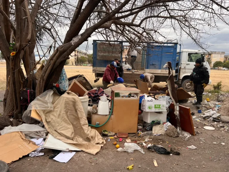 M�s limpio y seguro: recuperaron un espacio verde frente al Complejo Arenales