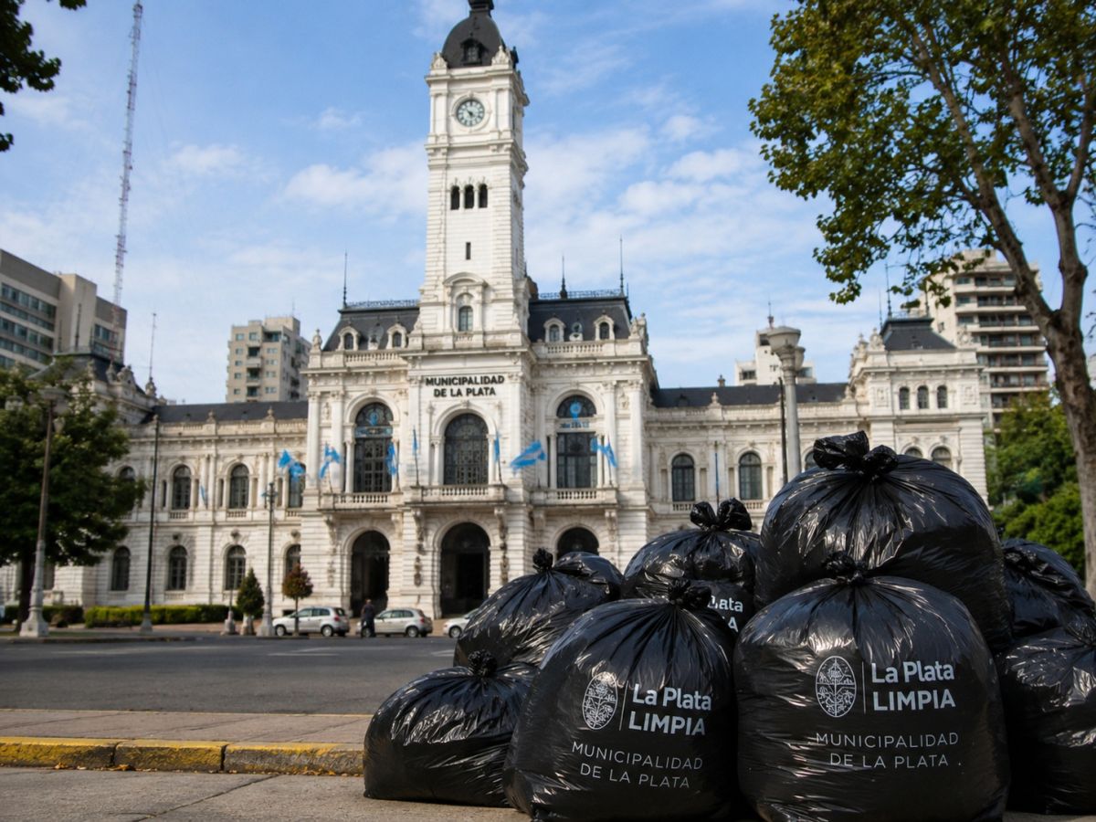 Bajo la lupa del Tribunal de Cuentas: Alak llama a licitaci�n para comprar bolsas de residuos