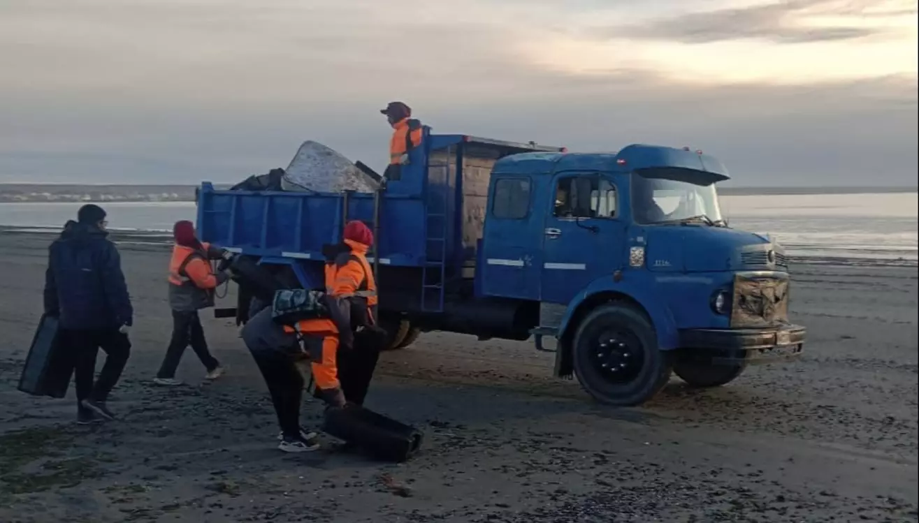 M�s de 700 cajones pesqueros aparecieron en playas c�ntricas de Puerto Madryn
