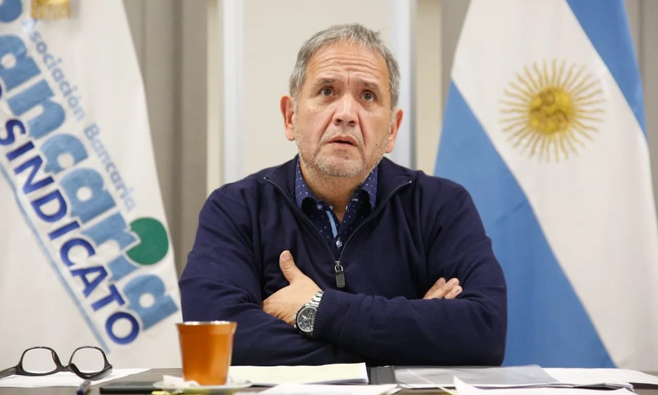 Aumento de sueldo para empleados bancarios: cobrarn $2 millones ms un jugoso bono
