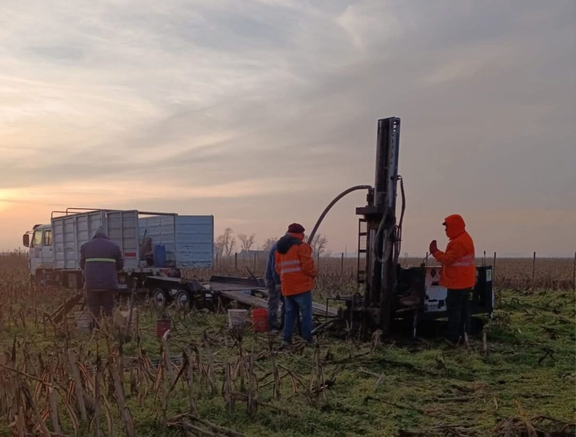 Avanza el proyecto de cloacas en Wheelwright: realizan estudios de suelo en el terreno de la futura planta de tratamiento