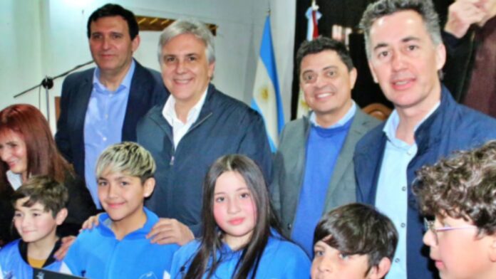Fabricio D�az recorri� obras del sur de Punilla junto al gobernador Llaryora