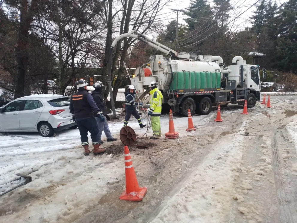 Ante las lluvias y nevadas, la CEB refuerza las tareas preventivas de Saneamiento