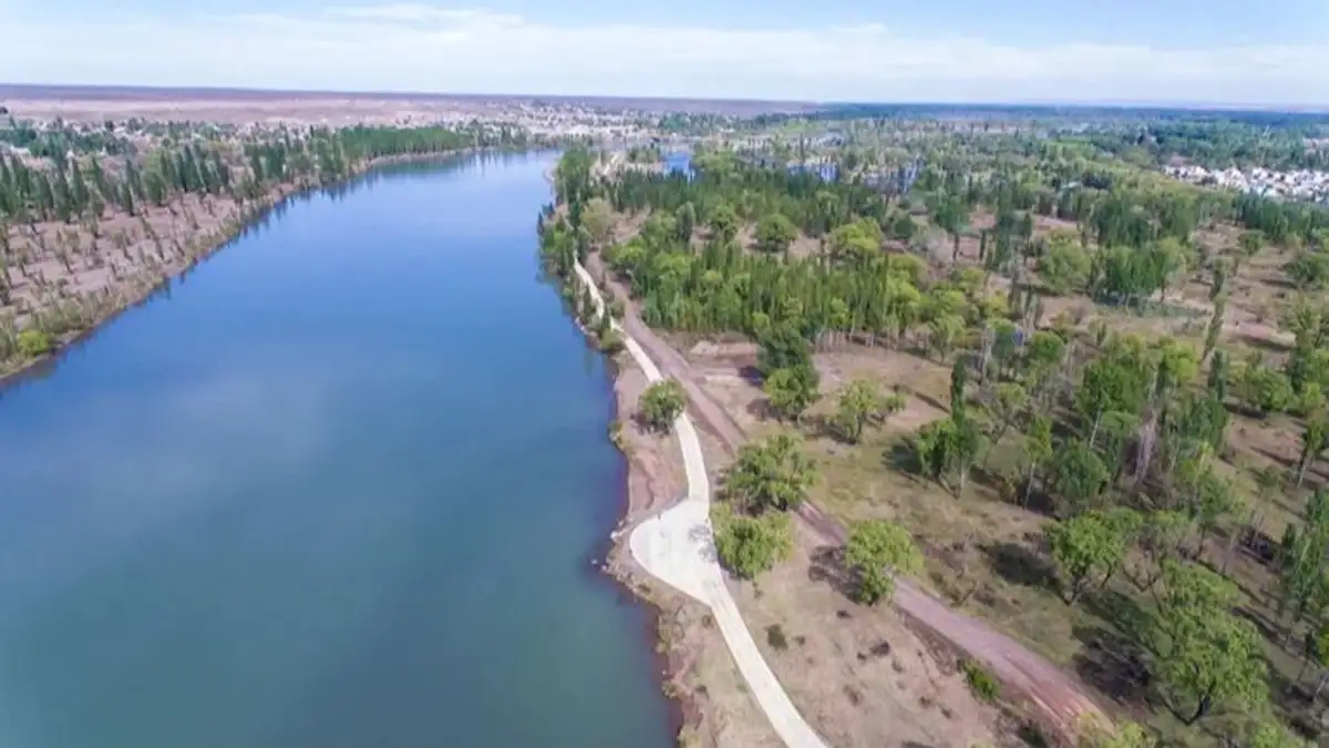 Plottier: Provincia y Municipio avanzan con obras de agua, saneamiento y la puesta en valor del r�o Limay
