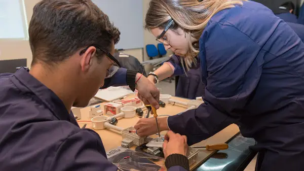 R�o Negro inici� cursos t�cnicos con Fundaci�n YPF